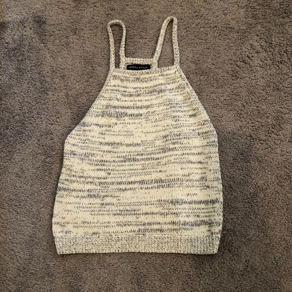 Black and White tank top - Picture 1 of 3